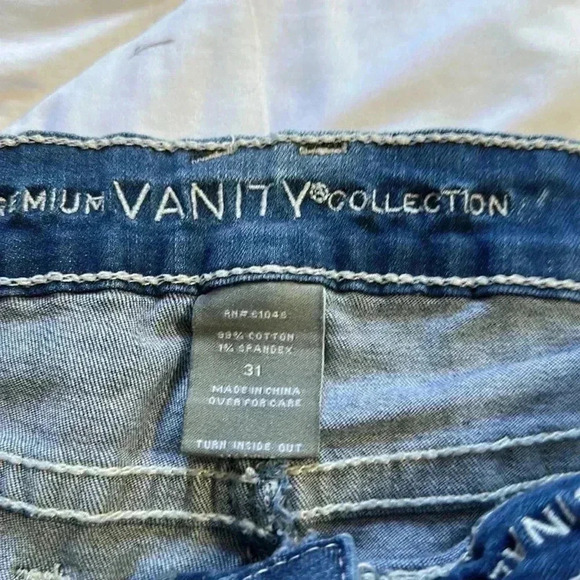 Vanity distressed light wash cropped jeans size 31 - Picture 5 of 6